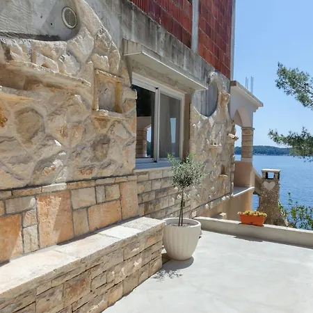 Apartman Donjerkovic2 Prizba, Blato